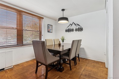 ***Welcome Home*** This Sunny & Bright Spacious 1 Bedroom