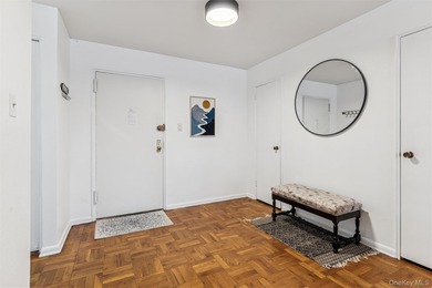 ***Welcome Home*** This Sunny & Bright Spacious 1 Bedroom