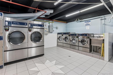 ***Welcome Home*** This Sunny & Bright Spacious 1 Bedroom