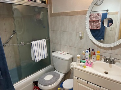 LOVELY AND VERY SPACIOUS 1 BD 1.5 BATH ON THE 2ND FLOOR. BIG EAT