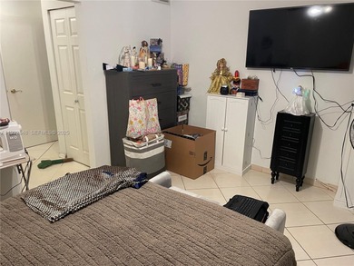 LOVELY AND VERY SPACIOUS 1 BD 1.5 BATH ON THE 2ND FLOOR. BIG EAT