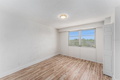 One or more photo(s) has been virtually staged. Welcome to the