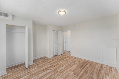 One or more photo(s) has been virtually staged. Welcome to the