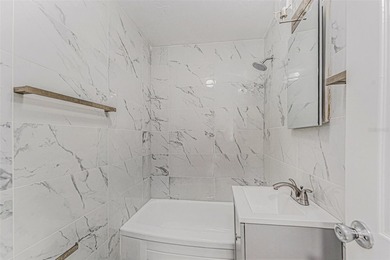 One or more photo(s) has been virtually staged. Welcome to the