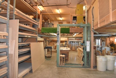 One of the largest units in this complex, owner occupied for 30