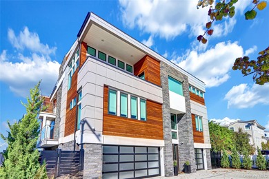 *Point Lookout Long Island *45 Minutes to NYC. - *Brand New