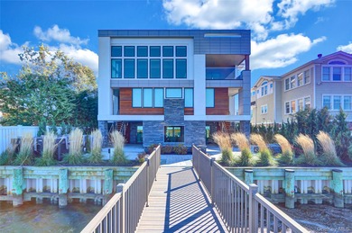 *Point Lookout Long Island *45 Minutes to NYC. - *Brand New