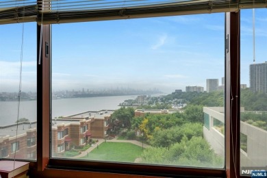 Stunning 2 bedroom and 2 1/2 baths... Luxury Condo with Iconic