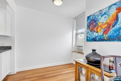 Stunning 2 bedroom and 2 1/2 baths... Luxury Condo with Iconic