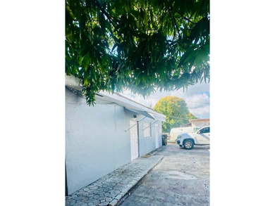 Well-maintained single-family home in Hialeah currently