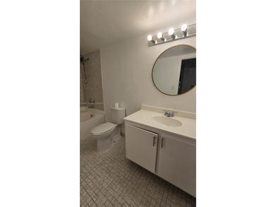 Beautiful, spacious condo ideally located near the beach, top