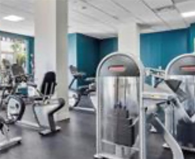 Beautifully remodeled & PERMITTED  2-BEDROOM on the beach close