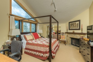 Rarely offered 2BD/2.5BA Summit II penthouse condo features