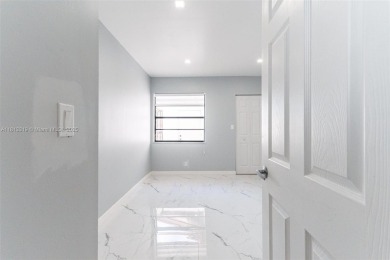 Great villa on the golf course, beautifully updated new kitchen