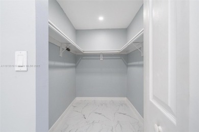 Great villa on the golf course, beautifully updated new kitchen