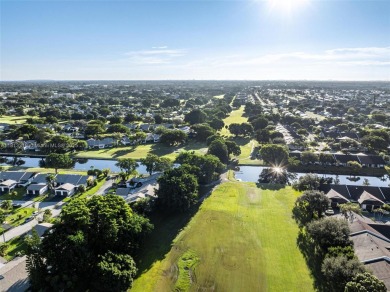 Great villa on the golf course, beautifully updated new kitchen