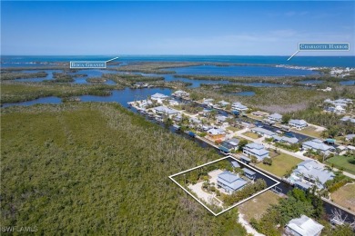 Nestled in the tranquil fishing community of Bokeelia on Pine