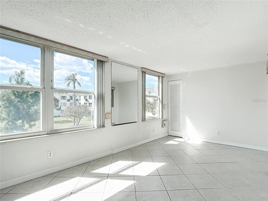 Clearwater - On Top of The World - This 1100 sq ft 2 bedroom, 2