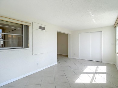 Clearwater - On Top of The World - This 1100 sq ft 2 bedroom, 2