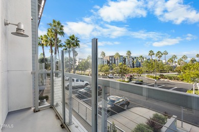 Light, bright and beautifully updated 2-bedroom 2-bath harbor