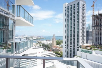 Welcome to this 19th floor corner unit boasting bay views and