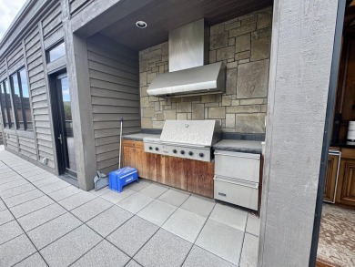 Outstanding in town office suite with Boulder Mountain and Trail