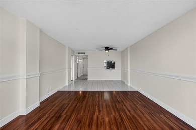 Come see this spacious condo in desirable Royal Park.  Excellent