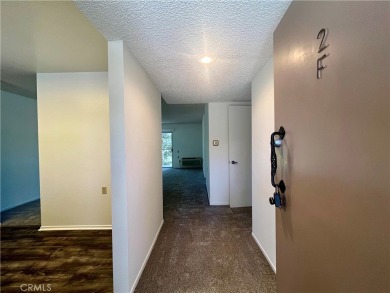 Welcome to Algarrobo! This nicely updated condo is located in