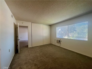 Welcome to Algarrobo! This nicely updated condo is located in