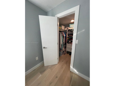 Super find in the heart of south beach. Quiet street only 5