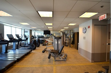 GREAT LOCATION Beautiful 2 bedroom, 1.5 bath condo located in