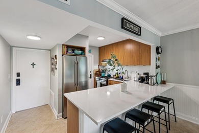 Best location in the heart of downtown ! Walk to dozens of