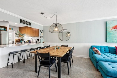 Best location in the heart of downtown ! Walk to dozens of