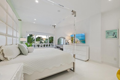 Beautifully renovated in-town apartment at the historic direct