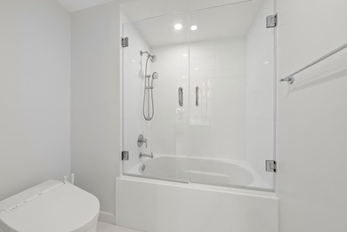 Beautifully renovated in-town apartment at the historic direct