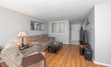 Situated on the 16th floor of Marine Towers East, this move in