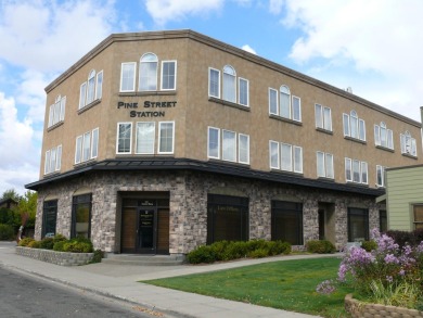 Eight out of Seventeen platted commercial condominiums with a