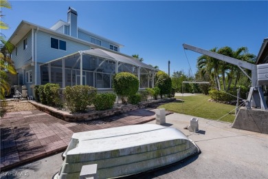 Nestled in the tranquil fishing community of Bokeelia on Pine