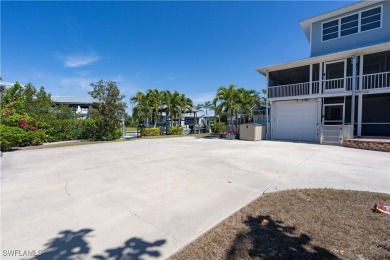 Nestled in the tranquil fishing community of Bokeelia on Pine