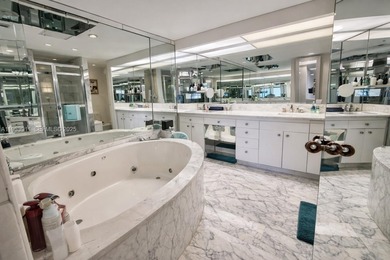 This stunning 2-bedroom 2-bathroom condo in Turnberry Towers is