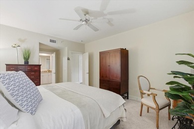 Waterfront 2-Bedroom Condo
Enjoy beautiful Intracoastal views