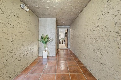 Waterfront 2-Bedroom Condo
Enjoy beautiful Intracoastal views