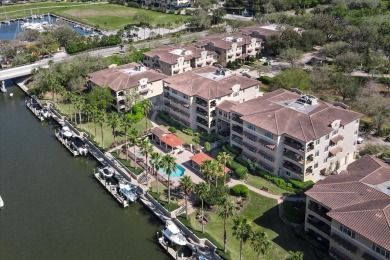 Waterfront 2-Bedroom Condo
Enjoy beautiful Intracoastal views