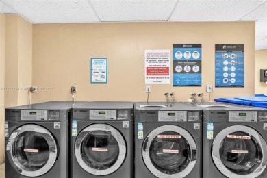 This beautifully updated 1 Bed / 1 Bath unit offers breathtaking