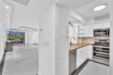 This beautifully updated 1 Bed / 1 Bath unit offers breathtaking