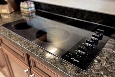 Waterfront 2-Bedroom Condo
Enjoy beautiful Intracoastal views