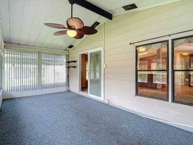 (Espanol a continuacion) This beautifully maintained, 2-bedroom