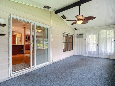 (Espanol a continuacion) This beautifully maintained, 2-bedroom