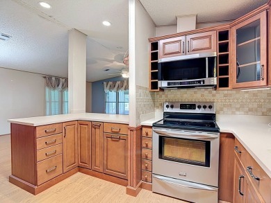 (Espanol a continuacion) This beautifully maintained, 2-bedroom