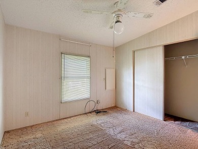 (Espanol a continuacion) This beautifully maintained, 2-bedroom